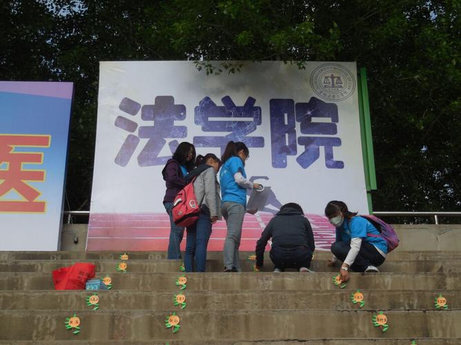 风雨兼程，只为台上那一声回响